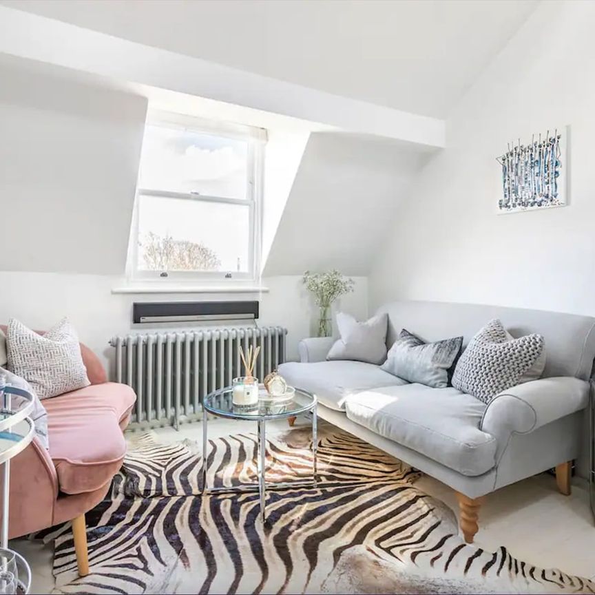 2 Bed Flat, Erlanger House, SE14 - Photo 1