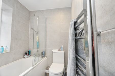 Claremont Road, Surbiton - 2 bedrooms Property for lettings - Seymours - Photo 2