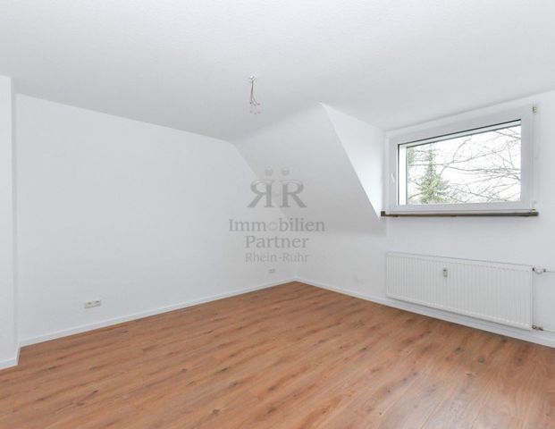 Schöne gemütliche DG-Wohnung in einem ruhigen Haus. - Foto 1