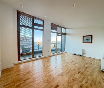 The locks, Charlotte Quay Dock, Ringsend, Dublin 4 - Photo 2