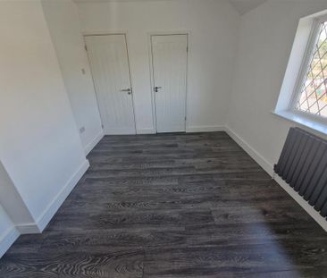 4 bedroom end of terrace house to rent - Photo 5