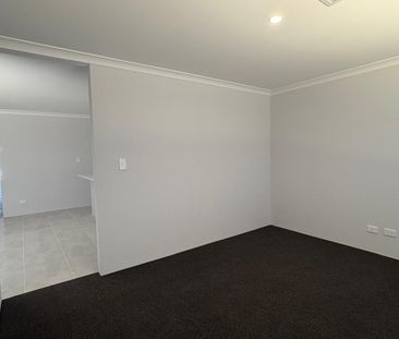 Brand New Property in Karnup - 4x2 with Separate Theatre - Photo 3