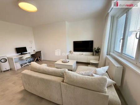 Pronájem moderně zrekonstruovaného bytu 2+kk, 38 m, Kralupy nad Vltavou – Lobeček - Photo 4