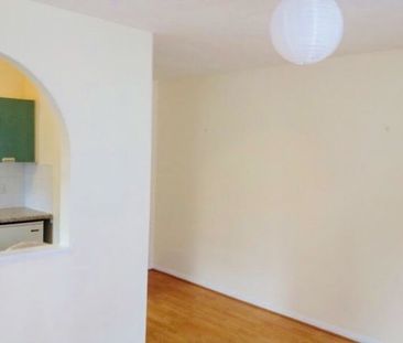 1 Bed Flat, Grovelands Road, RG30 - Photo 6