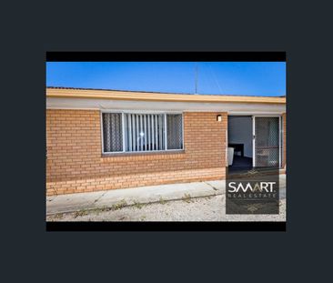 2/20 Parneno Street, Chevron Island, Qld 4217 - Photo 3