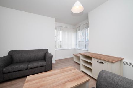 UNDER OFFER — NO FURTHER VIEWINGS Well Presented Two Bed, Furnished, Top Floor Apartment with Secure Parking close to Aberdeen Royal Infirmary. PRIORITY IS GIVEN TO NHS KEYWORKERS - Photo 3