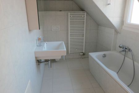 Wunderschöne 2.5-Zimmerwohnung mit Galerie - Photo 5