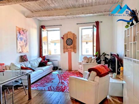 Location Appartement 2 pièces 50m² MARSEILLE 1er - Photo 2