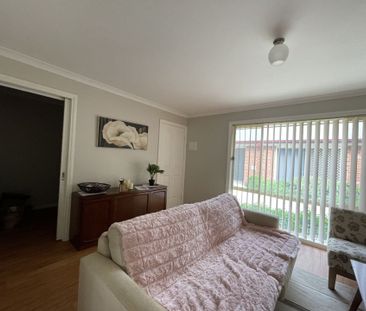 ONE BEDROOM UNIT - FULLY FURNISHED ! - Photo 1