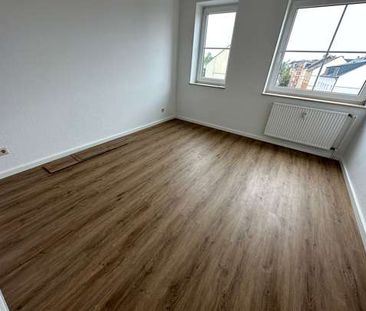 Wohnen über zwei Etagen- 5. OG = DG - Süd-Balkon- Lift + Extra Arbeitsplatz - Foto 4