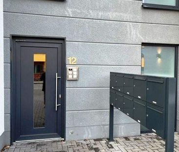 Neubauwohnung, kleiner Garten, Stellplatz, energetisch gebaut. - Photo 1