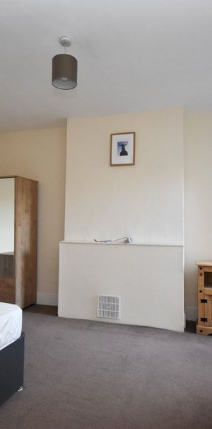 Flat to rent - Brockley Road, London, SE4 - Photo 1