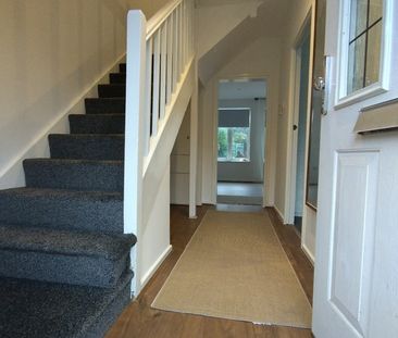 3 Bed Terraced House, More Close, E16 - Photo 5