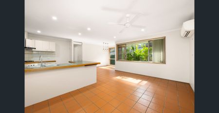 Comfortable Brick family home Ready to Move In! - Photo 5