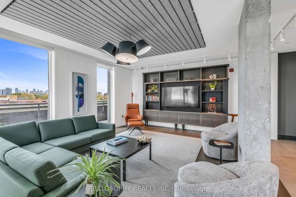 115 Larchmount Avenue #505 - Photo 1