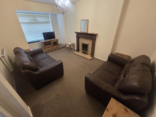 2 bedroom end of terrace house to rent - Photo 1