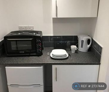 Studio to rent - Photo 1