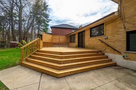 For Lease - 22 Fabian Place, Toronto, Ontario - Photo 5