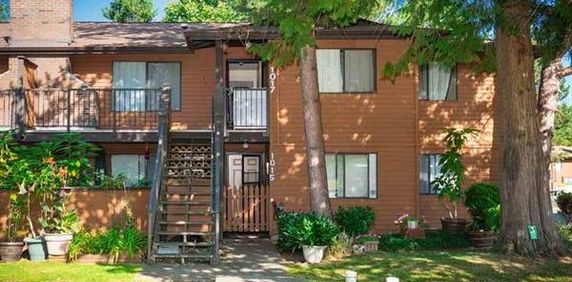 $2,200 - 979 sqft Townhouse (2 bdrm - 2 bath) -Surrey Guildford - Photo 2