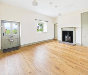 4 bedroom detached house to rent - Photo 2