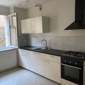 Location Appartement 3 pièces 74m² - Photo 2