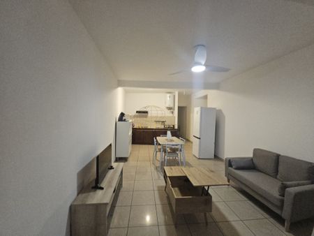 Location Appartement 1 pièce 35m² ST BENOIT 97470 - Photo 4