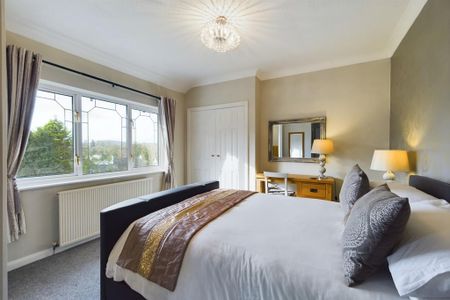 4 bedroom semi-detached house to rent - Photo 3