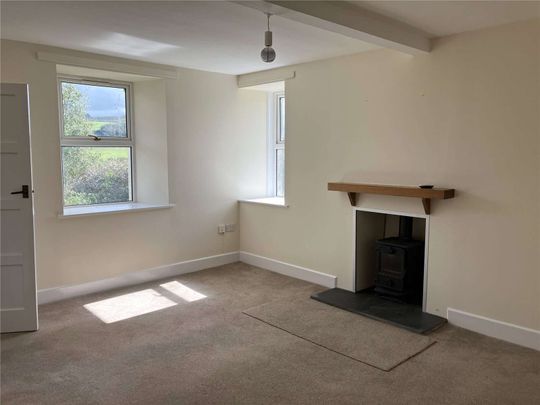 Homely two bedroom end of terrace cottage located in the scenic and historic Scottish Borders - Photo 1