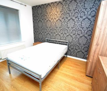 4 bedroom townhouse to rent - Photo 4