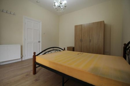 4 bedroom terraced house to rent - Photo 4