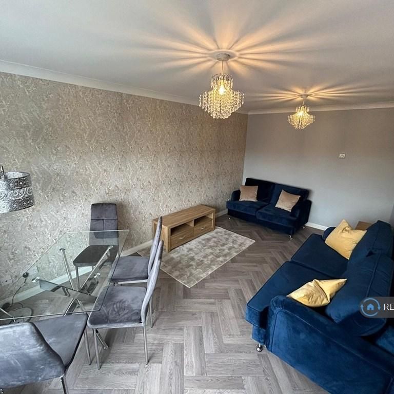 2 bedroom flat to rent - Photo 1