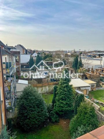 Komplett sanierte DG-Wohnung im Altbau (mit moderner Einbauküche) - Foto 3