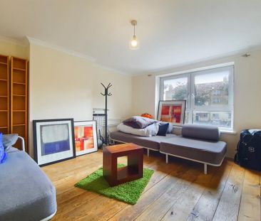 3 bedroom flat to rent - Photo 1