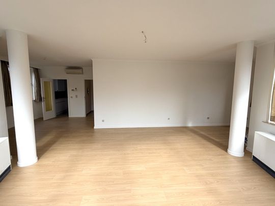 Ruim en lichtrijk appartement (ca. 100m2) met autostaanplaats centrum Leuven - Foto 1
