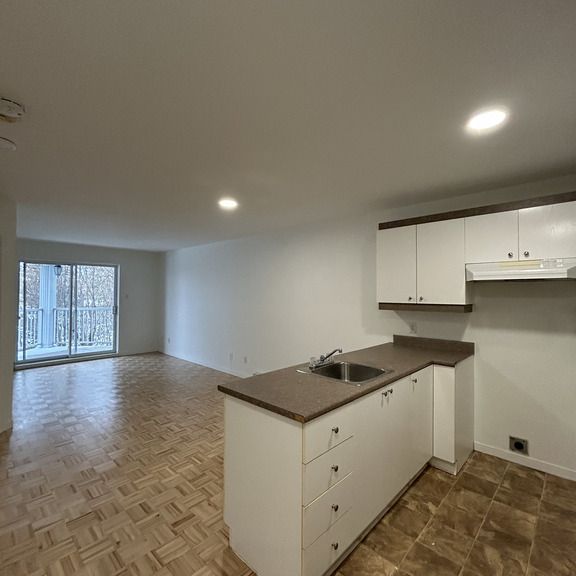 RÉNOVÉ - 1 CHAMBRE - JOLIETTE - Photo 2