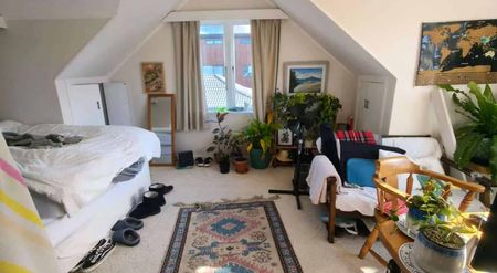 Epsom, 5 bedrooms - Photo 3