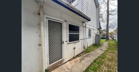 SPACIOUS 2 BEDDER - DIVIDED HOME - Photo 4