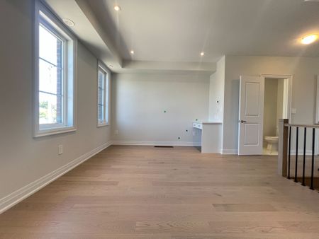 For Lease - 5951 Saigon Street, Mississauga, Ontario - Photo 2