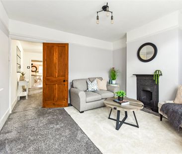 2 bedroom cottage to rent Wickham Road, Fareham, Hampshire, PO16 - Photo 2