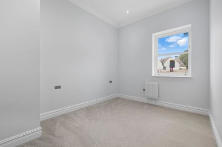 2 Bedroom Apartment - Ground Floor - Photo 5