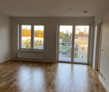 Blåhallonvägen, Strängnäs - Photo 3