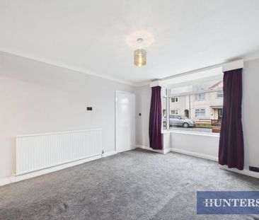 3 bedroom House To Let Total Size: 713 SQ FT - Photo 2