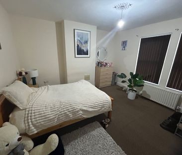 Room in a Shared House, Radford Road, NG7 - Photo 3