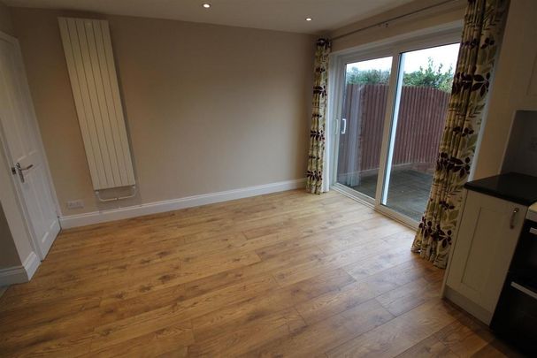 3 bedroom semi-detached house to rent - Photo 1