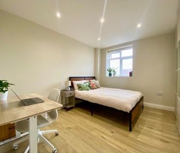 4 Bed Maisonette, Neckinger Estate, SE16 - Photo 2