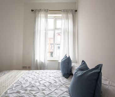 Room in a Shared House, Milton Grove, M16 - Photo 4