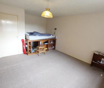 Mount Hermon Road, WokingProperty for lettings - Seymours - Photo 2