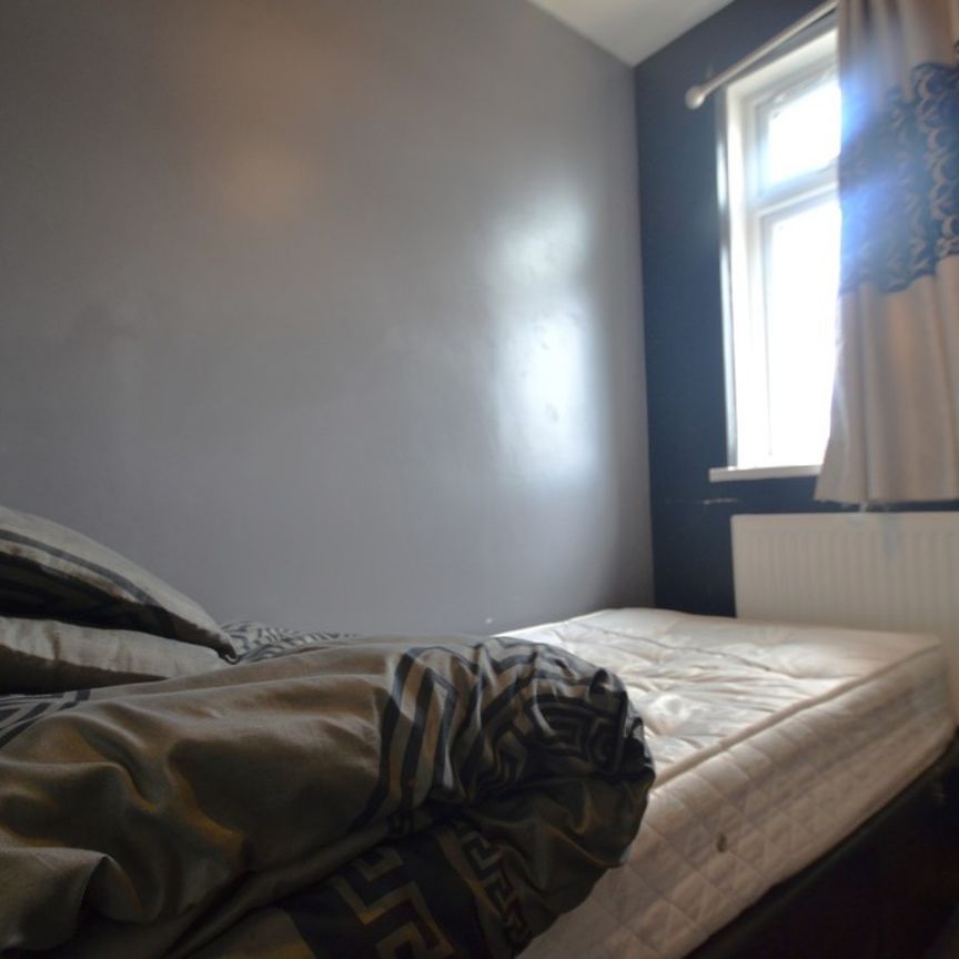 5 bedroom Semi-detached house to rent - Photo 1