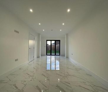 6 bedroom semi-detached house to rent - Photo 5