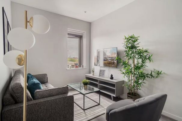 Crosby Road North, Liverpool, L22 - Photo 1